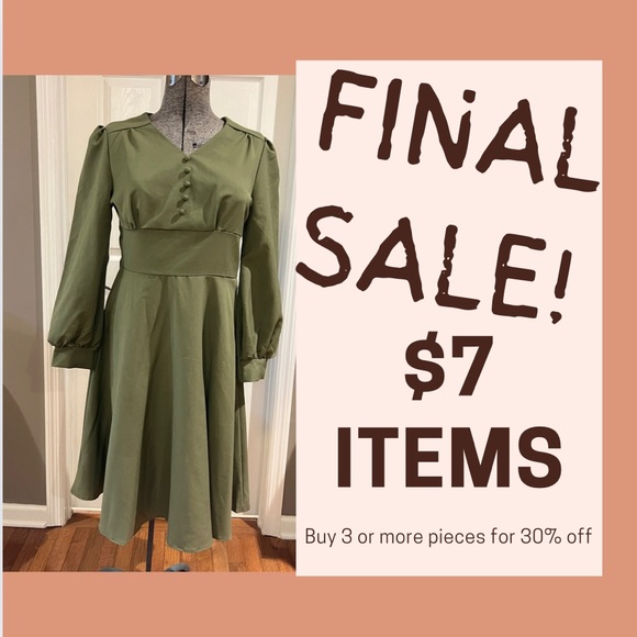 Dresses & Skirts - Retro style green dress side zip size M